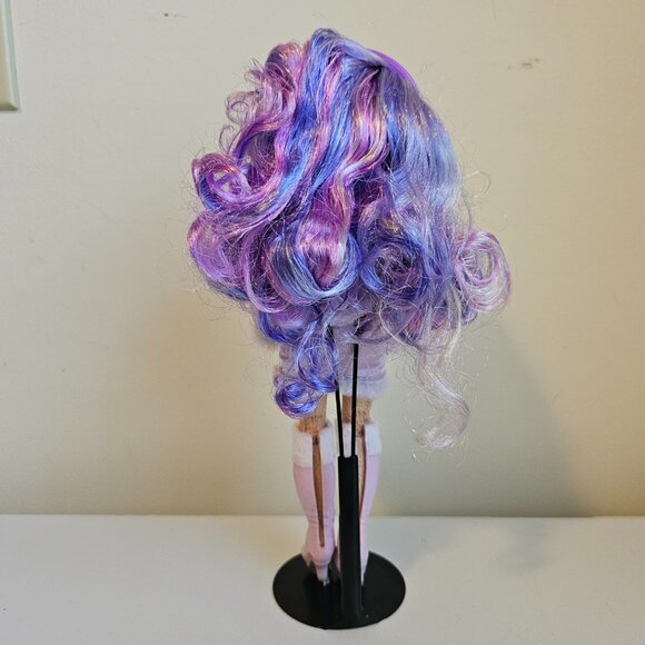 MGA Entertainment Rainbow High Winter Break Violet Willow Doll w/ Outfit 10.5" - Picture 10 of 12